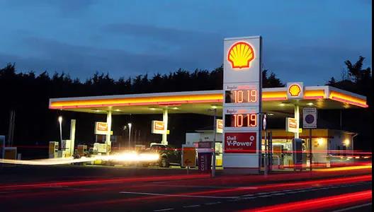 創(chuàng)造了創(chuàng)紀錄的現(xiàn)金流，并保持了資本紀律