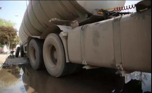 不過(guò)隨著五月重卡銷(xiāo)量下滑，天然橡膠價(jià)格頹然直下